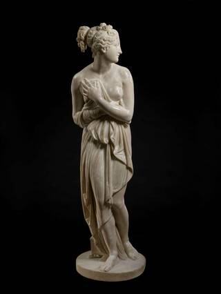 statue